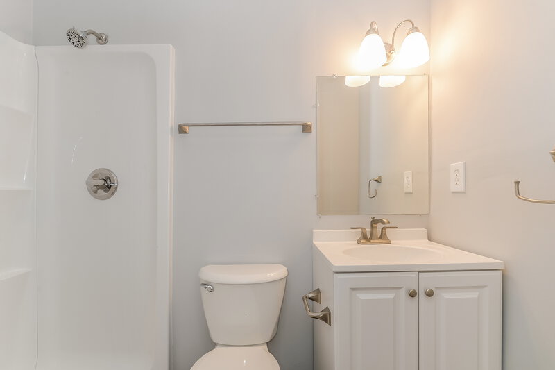 3,295/Mo, 112 Hemlock Drive Williamstown, NJ 08094 Bathroom View