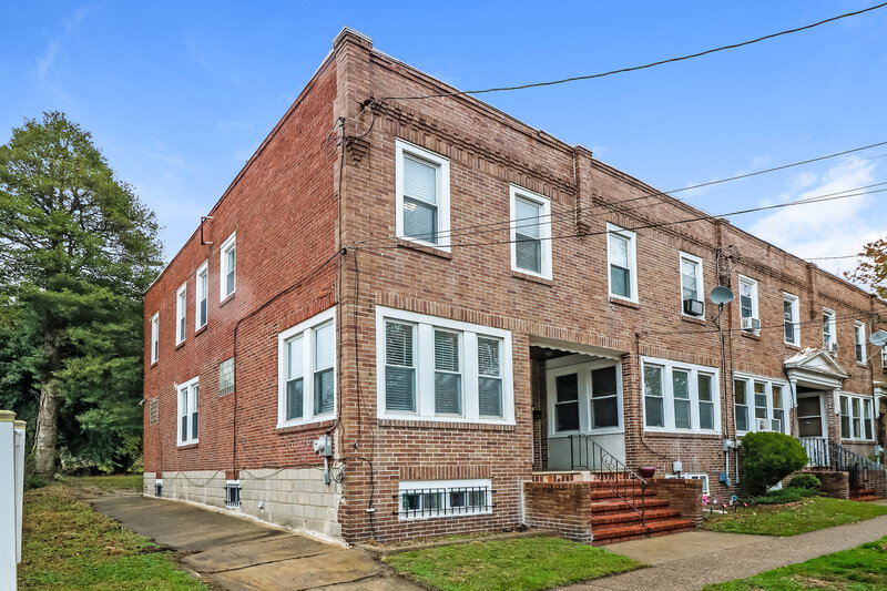 0/Mo, 3715 CAMDEN AVENUE Pennsauken, NJ 08110 Front View