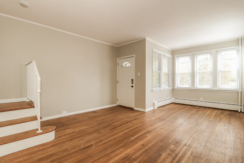 0/Mo, 3715 CAMDEN AVENUE Pennsauken, NJ 08110 Living Room View 2