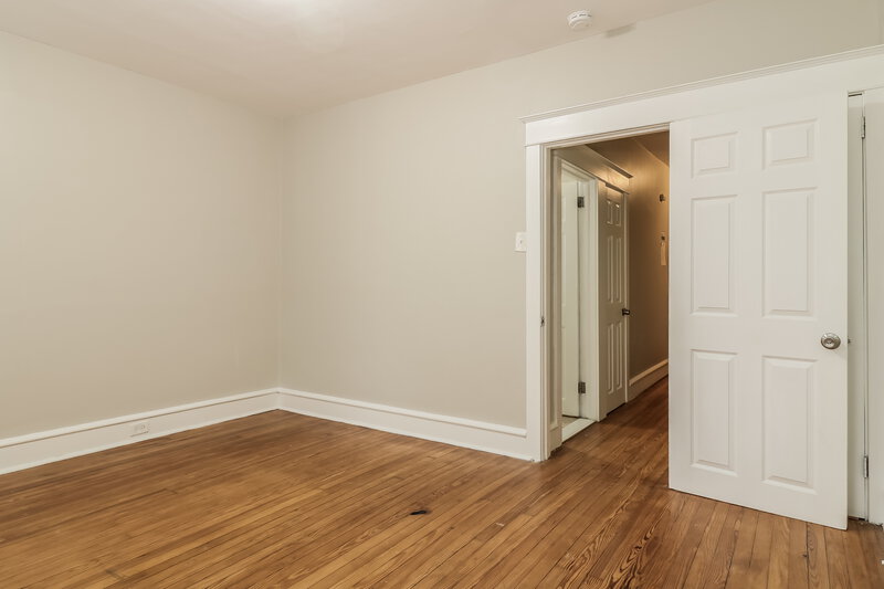 0/Mo, 3715 CAMDEN AVENUE Pennsauken, NJ 08110 Main Bedroom View