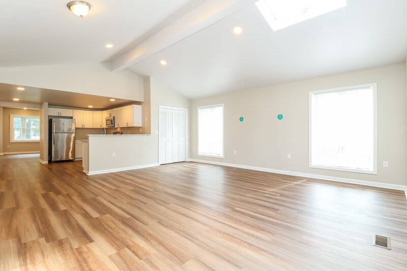 2,995/Mo, 314 3rd St Unit 1 Dunellen, NJ 08812 Family Room View