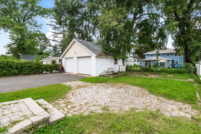 2,995/Mo, 314 3rd St Unit 1 Dunellen, NJ 08812 Rear View 2