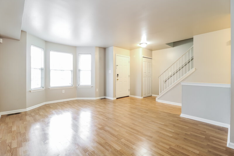 2,550/Mo, 139 PENDRAGON WAY Mantua, NJ 08051 Living Room View 2