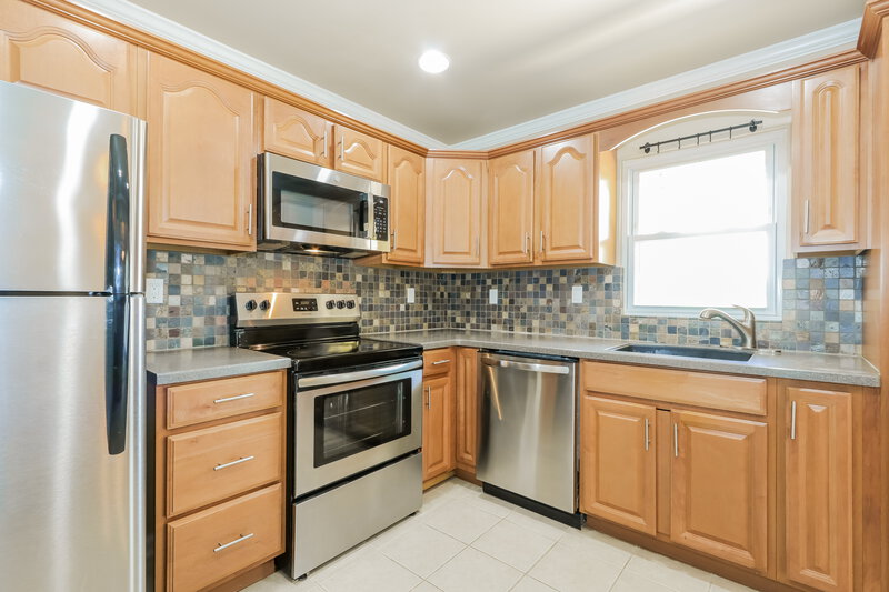 0/Mo, 80 Kingston Way Southampton, NJ 08088 Kitchen View 2