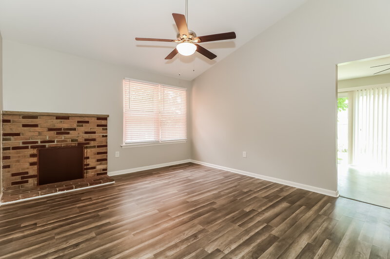 0/Mo, 244 Mantua Blvd Mantua, NJ 08051 Living Room View