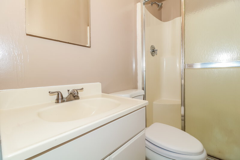0/Mo, 250 Donna Dr Egg Harbor City, NJ 08215 Bathroom View