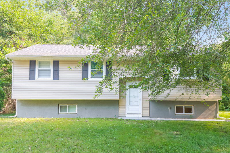 0/Mo, 804 Pine Ave Clayton, NJ 08312 External View