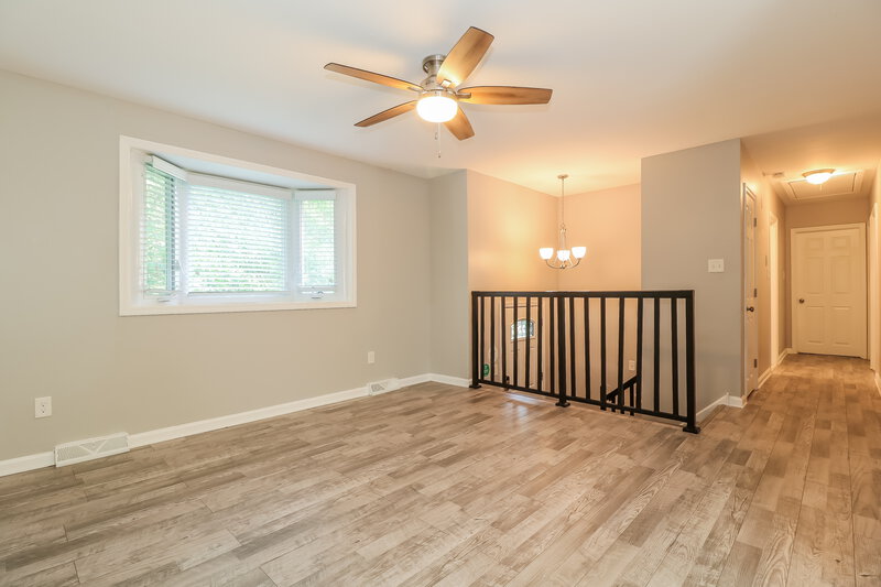 0/Mo, 804 Pine Ave Clayton, NJ 08312 Living Room View 2