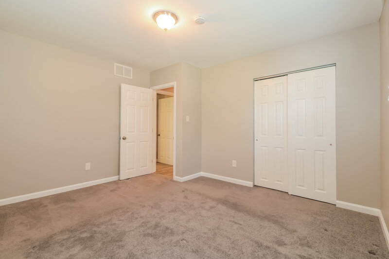 0/Mo, 804 Pine Ave Clayton, NJ 08312 Main Bedroom View