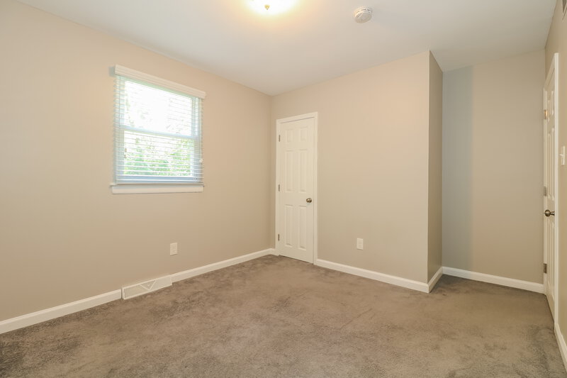 0/Mo, 804 Pine Ave Clayton, NJ 08312 Main Bedroom View 2