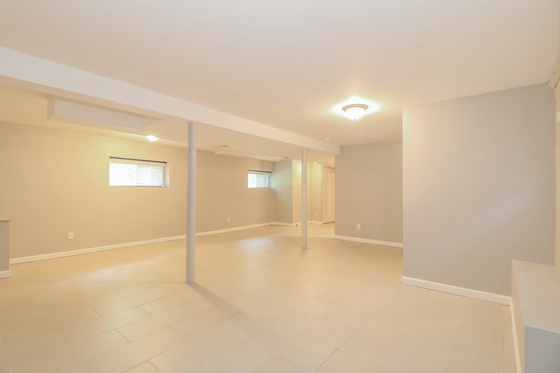 0/Mo, 804 Pine Ave Clayton, NJ 08312 Basement View