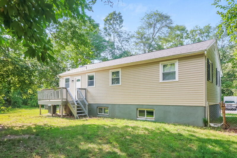 0/Mo, 804 Pine Ave Clayton, NJ 08312 Rear View 2