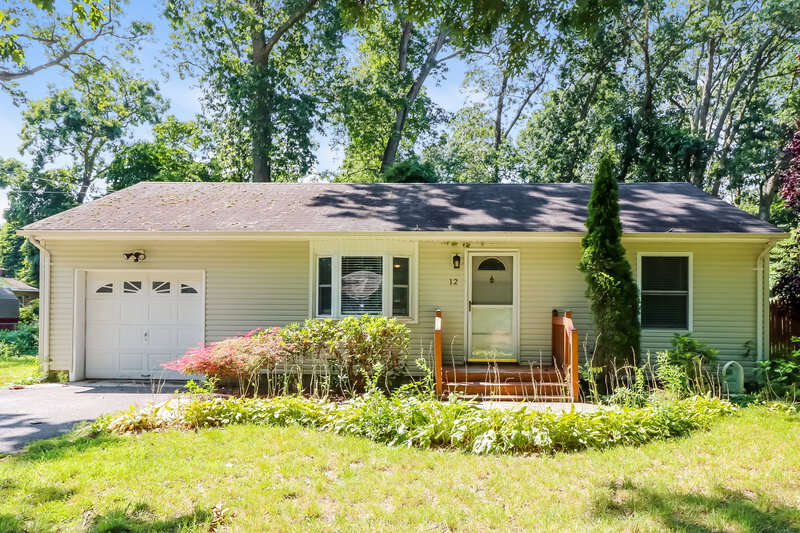 2,350/Mo, 12 LAWRENCE AVE Bayville, NJ 08721 Front View