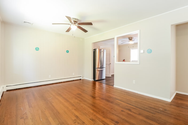 2,350/Mo, 12 LAWRENCE AVE Bayville, NJ 08721 Living Room View