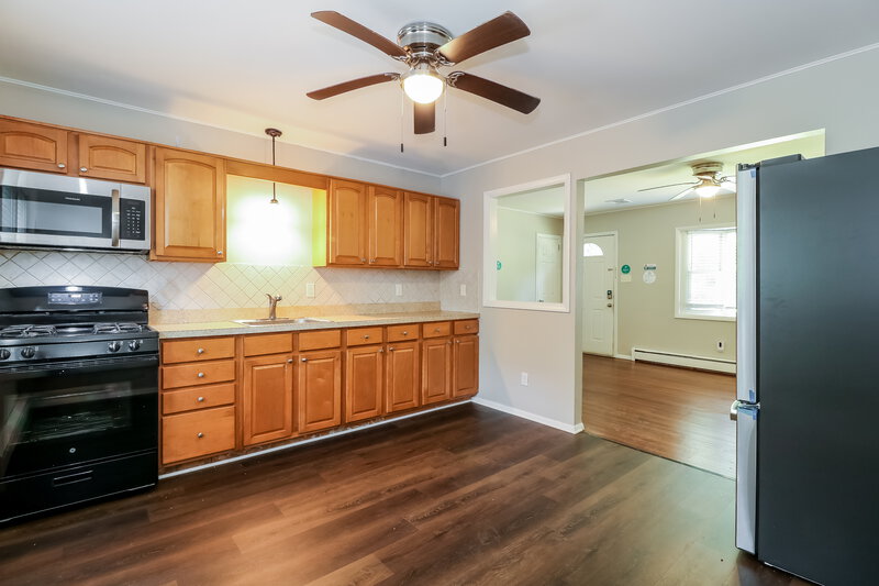 2,350/Mo, 12 LAWRENCE AVE Bayville, NJ 08721 Kitchen View