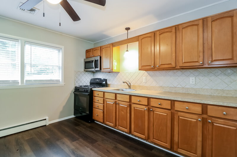 2,350/Mo, 12 LAWRENCE AVE Bayville, NJ 08721 Kitchen View 2