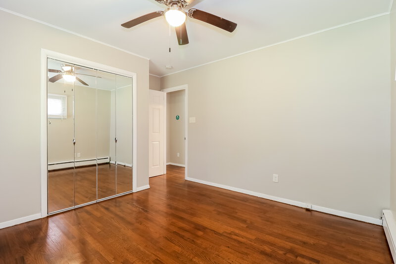 2,350/Mo, 12 LAWRENCE AVE Bayville, NJ 08721 Main Bedroom View 2