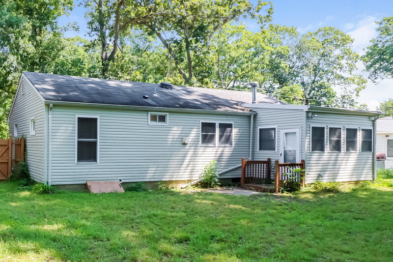 2,350/Mo, 12 LAWRENCE AVE Bayville, NJ 08721 Rear View