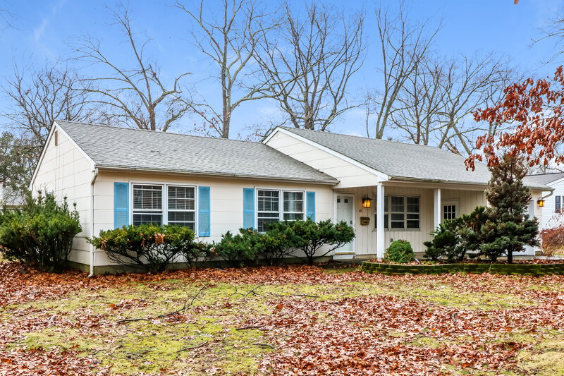0/Mo, 48 Morton Ave Monroe Township, NJ 08831 Front View