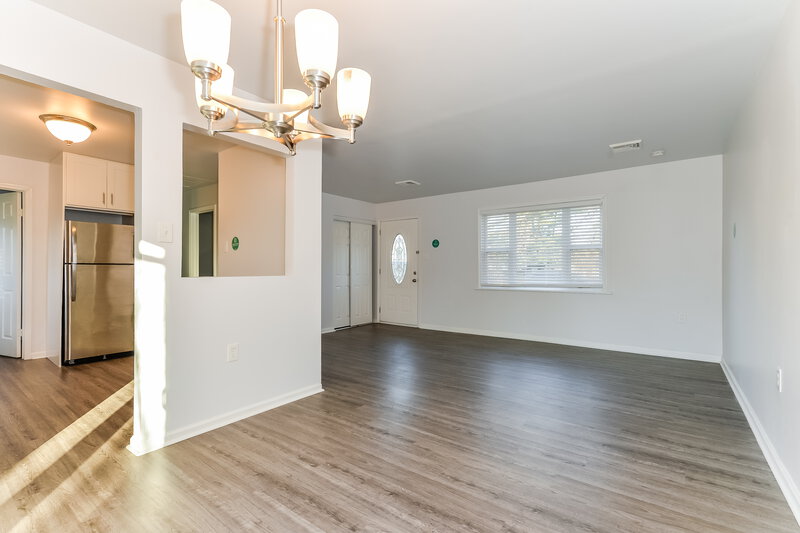 0/Mo, 202 Robin Rd Browns Mills, NJ 08015 Dining Room View