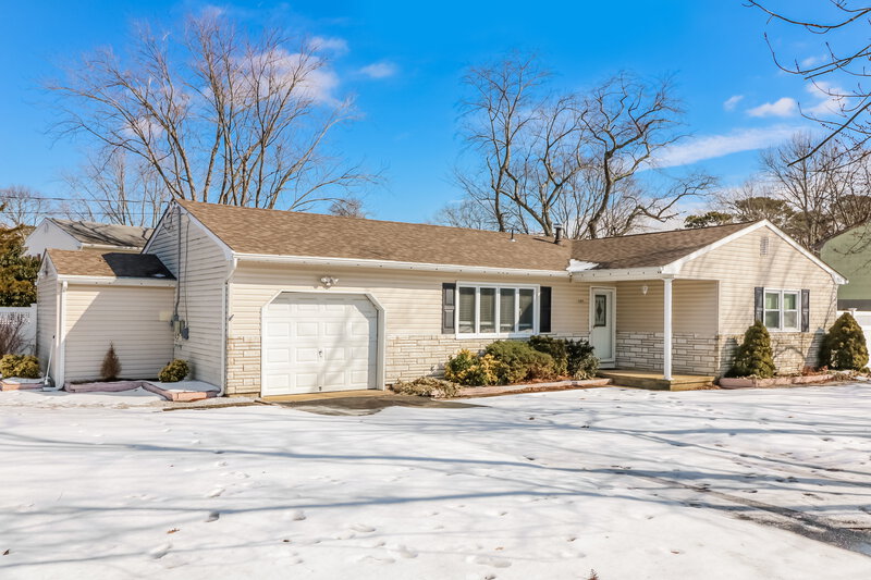 0/Mo, 440 Drum Point Rd Brick, NJ 08723 External View