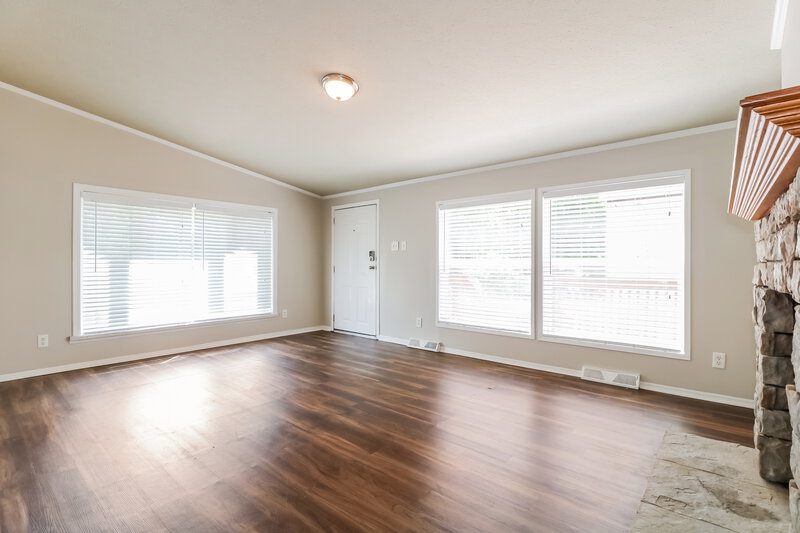 0/Mo, 110 Firth Drive Mantua, NJ 08051 Living Room View 3