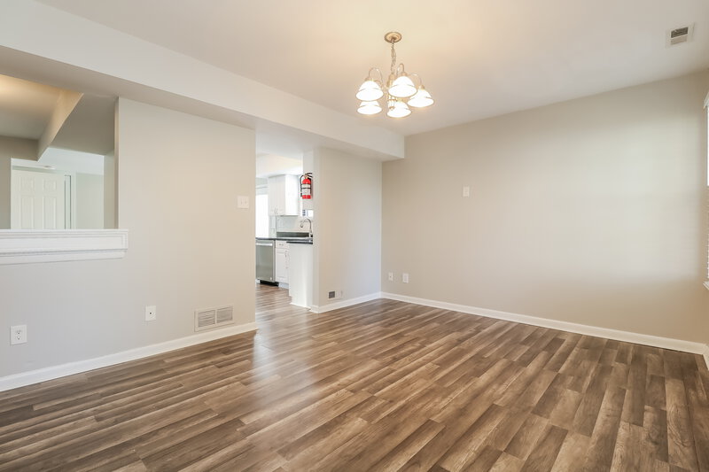 0/Mo, 22 Tallowood Ct Mantua, NJ 08051 Dining Room View
