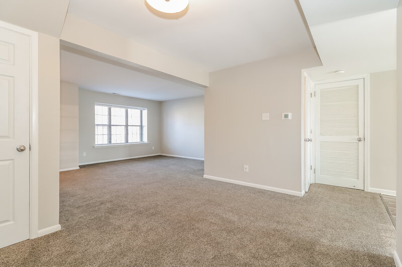 0/Mo, 22 Tallowood Ct Mantua, NJ 08051 Sitting Room View