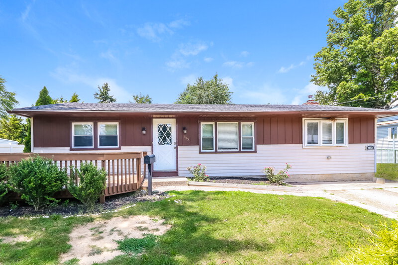 0/Mo, 315 COLLINS LN Maple Shade, NJ 08052 External View