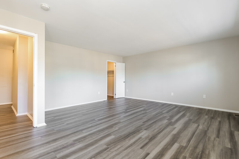 2,825/Mo, 28 KENNEBEC CT Bordentown, NJ 08505 Main Bedroom View