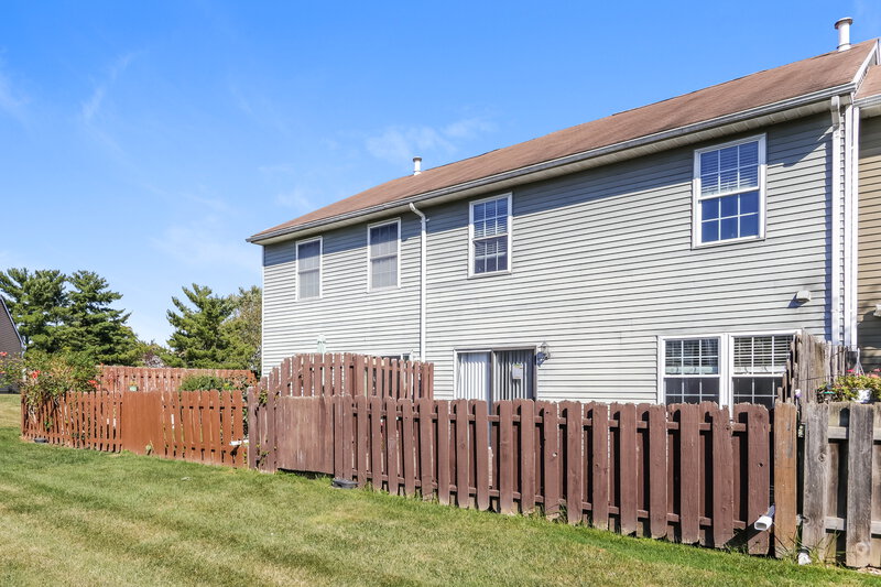 2,825/Mo, 28 KENNEBEC CT Bordentown, NJ 08505 Rear View 2