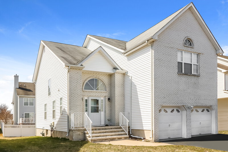 0/Mo, 5 YORKSHIRE VILLAGE Lawrence, NJ 08648 External View