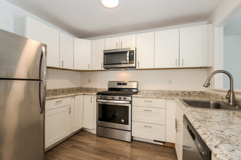 0/Mo, 4915 Winterbury Dr Mays Landing, NJ 08330 Kitchen View 2