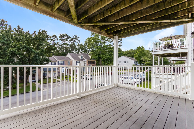 0/Mo, 4915 Winterbury Dr Mays Landing, NJ 08330 Rear View