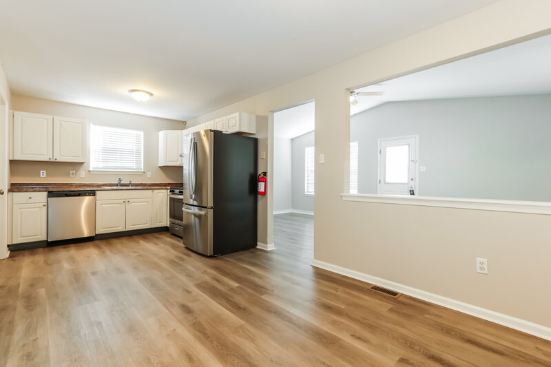 2,695/Mo, 305 WEST WASHINGTON AVENUE Pleasantville, NJ 08232 Dining Room View