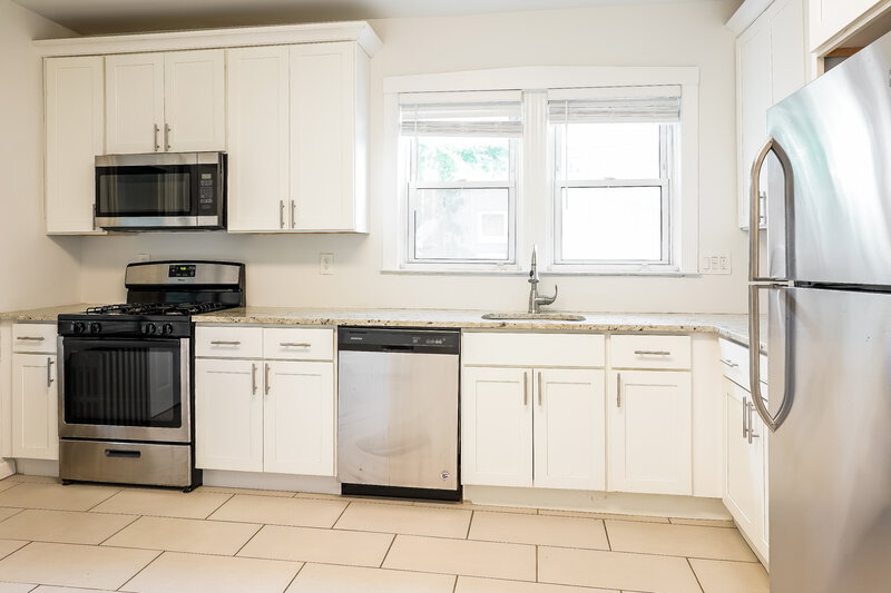 0/Mo, 9 W Crescent Blvd Collingswood, NJ 08108 Kitchen View