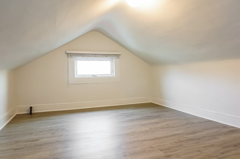 0/Mo, 9 W Crescent Blvd Collingswood, NJ 08108 Loft View