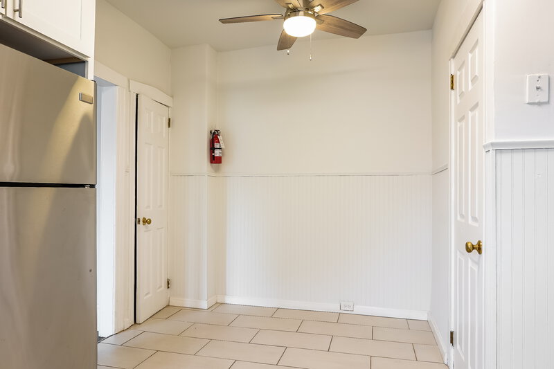 0/Mo, 9 W Crescent Blvd Collingswood, NJ 08108 Bedroom View