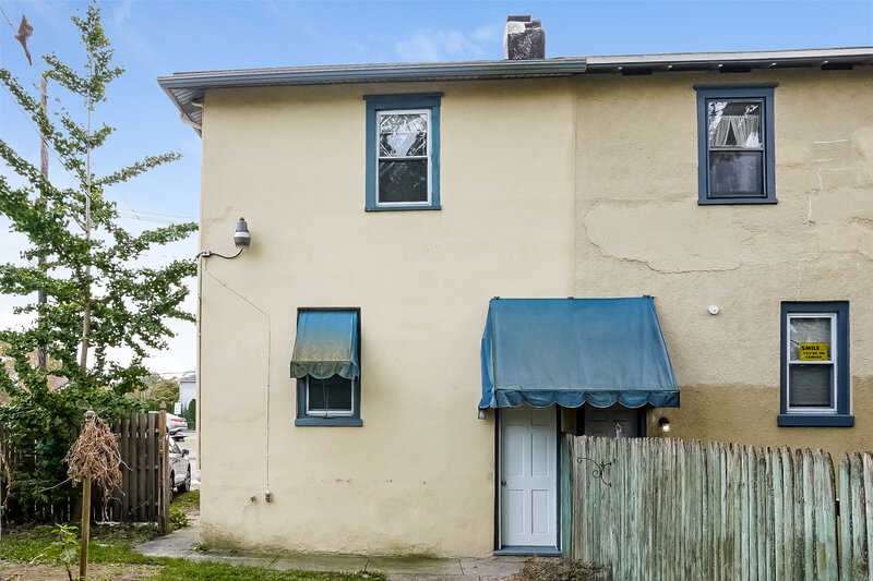 0/Mo, 9 W Crescent Blvd Collingswood, NJ 08108 Rear View