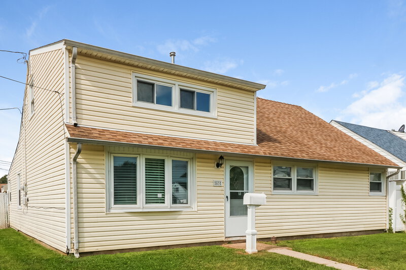 0/Mo, 83 Marion St Carteret, NJ 07008 Front View