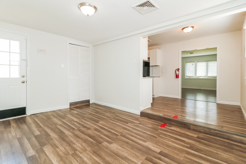 0/Mo, 83 Marion St Carteret, NJ 07008 Den View