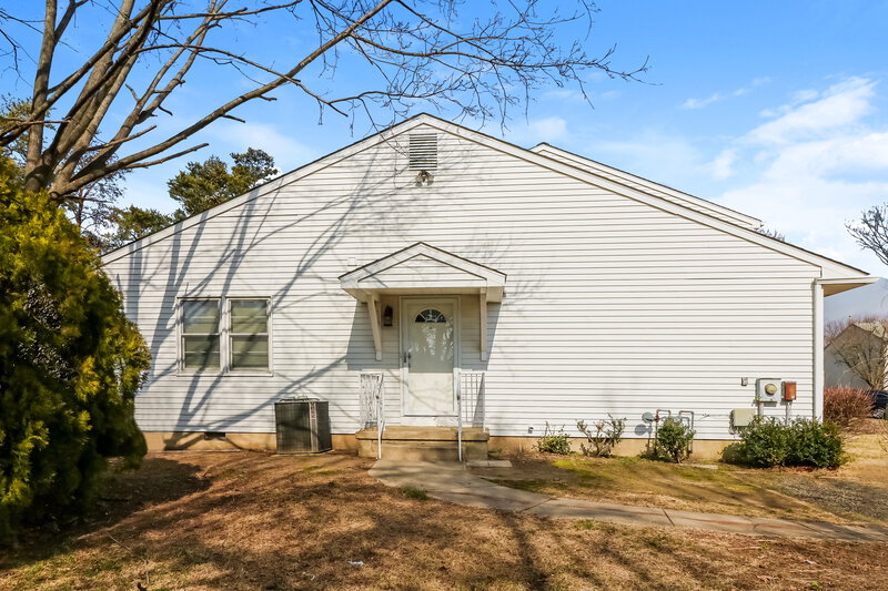 0/Mo, 2442 Pliner Ct Atco, NJ 08004 External View