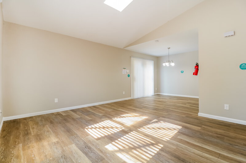 0/Mo, 2442 Pliner Ct Atco, NJ 08004 Living Room View