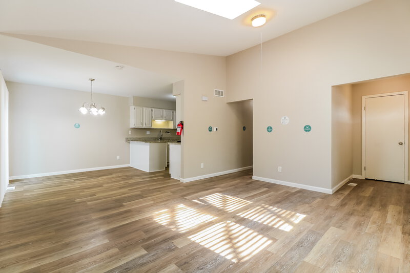 0/Mo, 2442 Pliner Ct Atco, NJ 08004 Living Room View 2