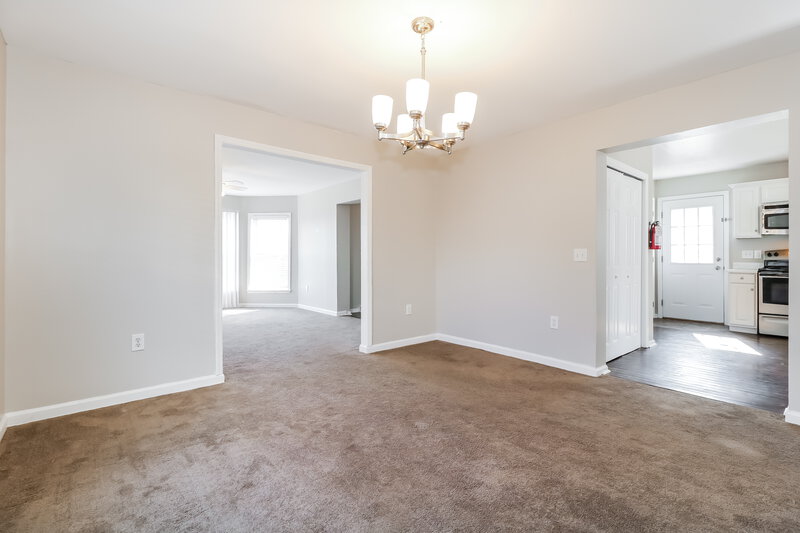 0/Mo, 10 Euclid Drive Absecon, NJ 08201 Dining Room View