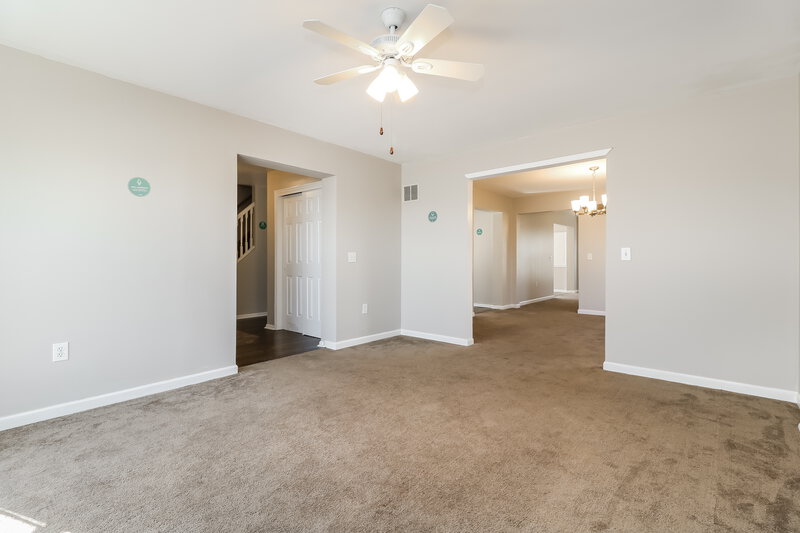 0/Mo, 10 Euclid Drive Absecon, NJ 08201 Sitting Room View