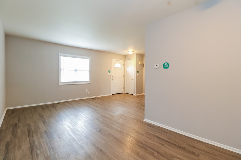 0/Mo, 159 RIVA DR Hackettstown, NJ 07840 Living Room View