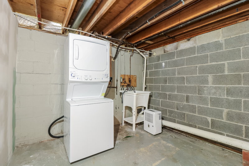 0/Mo, 159 RIVA DR Hackettstown, NJ 07840 Laundry Room View