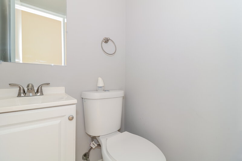0/Mo, 159 RIVA DR Hackettstown, NJ 07840 Powder Room View