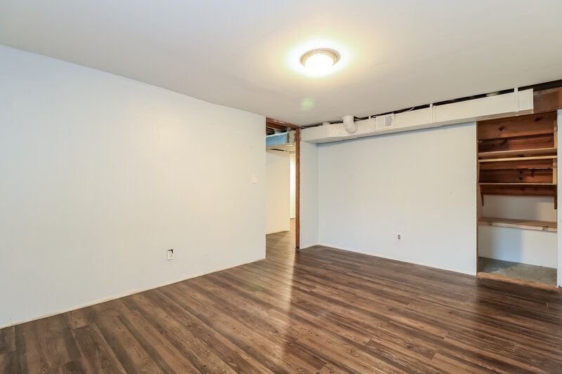 0/Mo, 159 RIVA DR Hackettstown, NJ 07840 Basement View 2